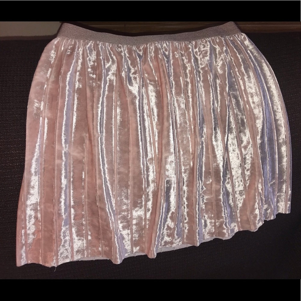 Girls pink velour pleated skirt